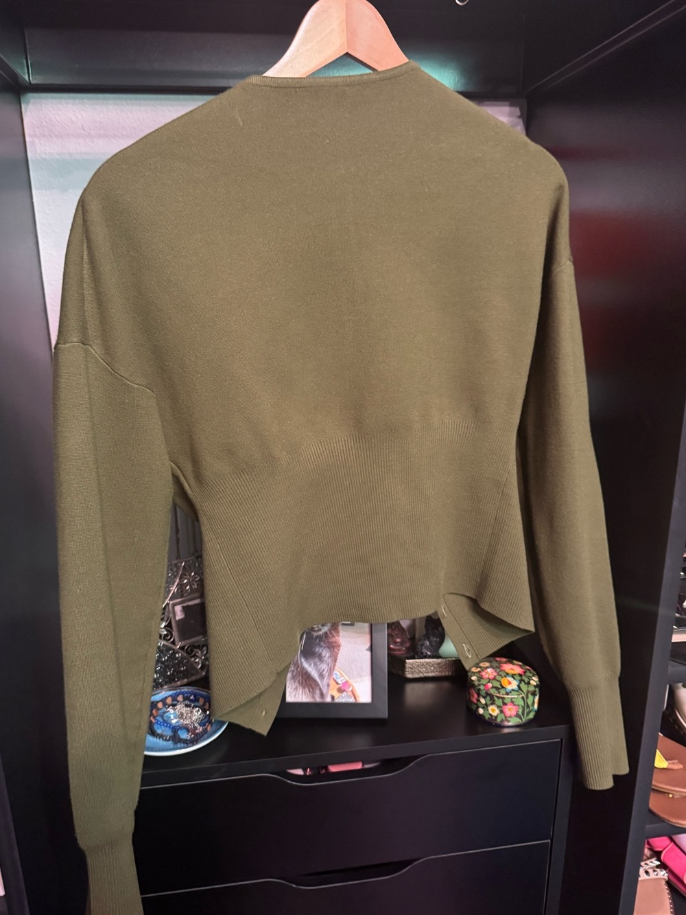 Aritzia Wilfred Olive Button-Front Cropped Cardigan Sweater Like New! ๐ - Picture 4 of 10